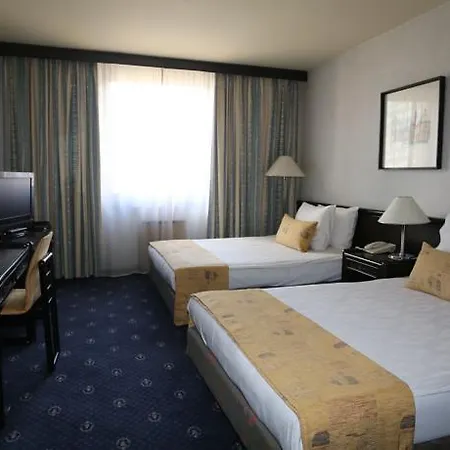 Hotel Holiday מלון סראייבו