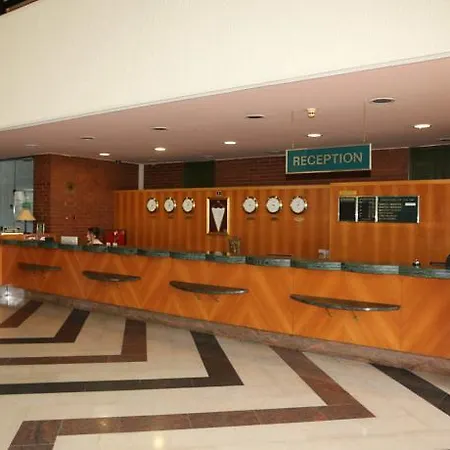 מלון Hotel Holiday